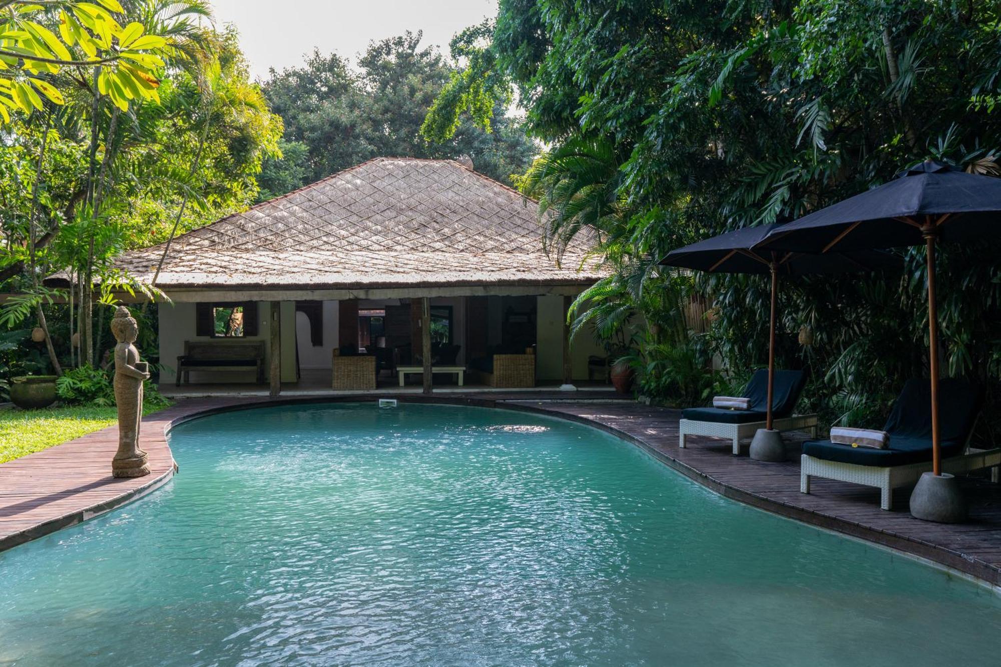 The Gardens Seminyak Hotell Exteriör bild