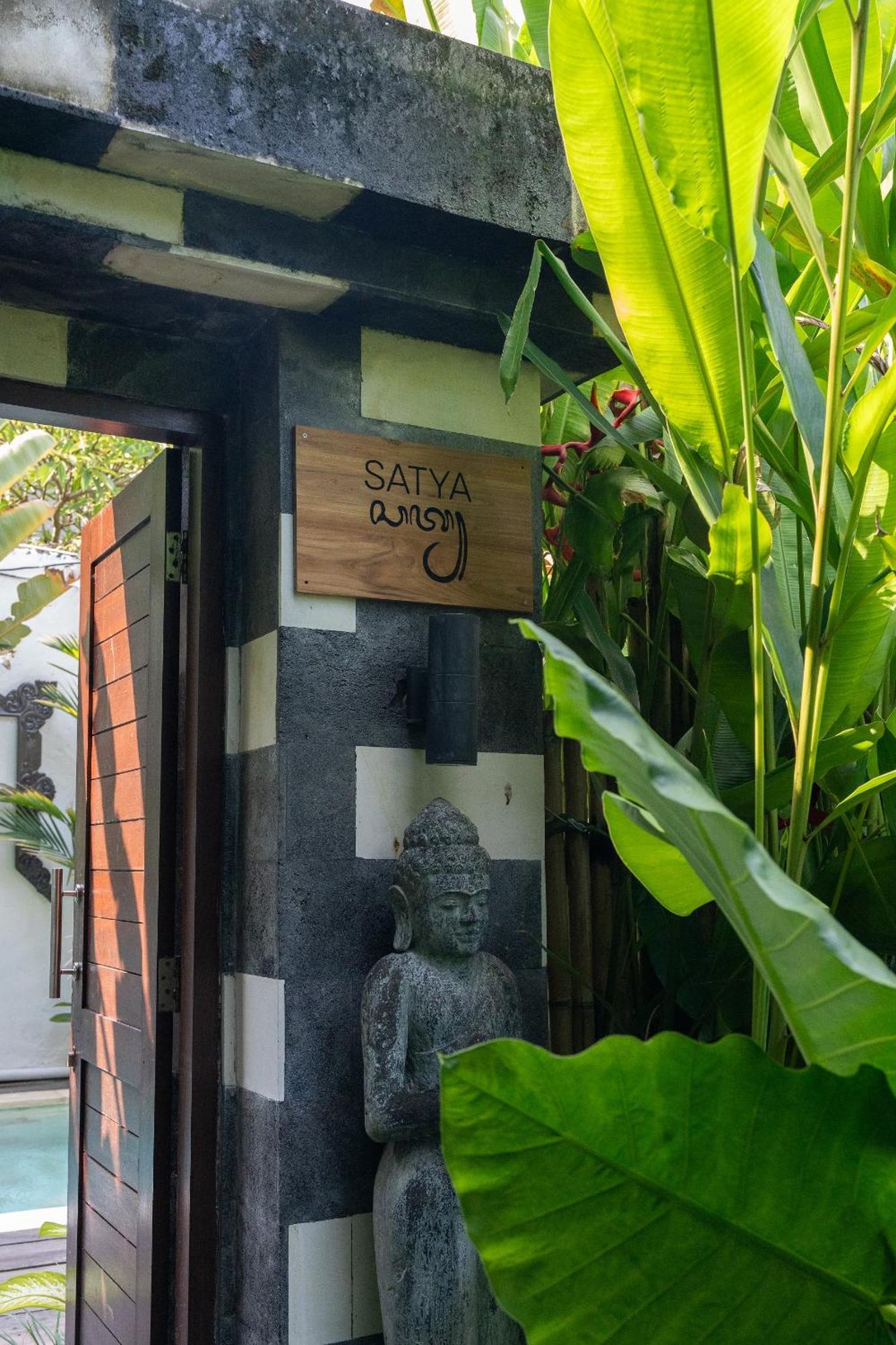 The Gardens Seminyak Hotell Exteriör bild
